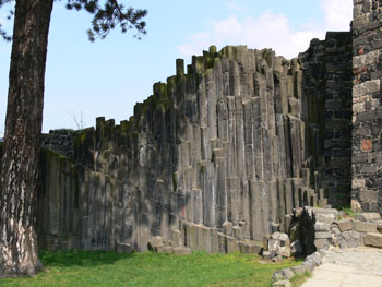 basalt_burg.jpg